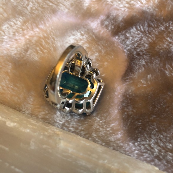 Blue Topaz Ring - 14 carat stone w/diamonds - Picture 5 of 5